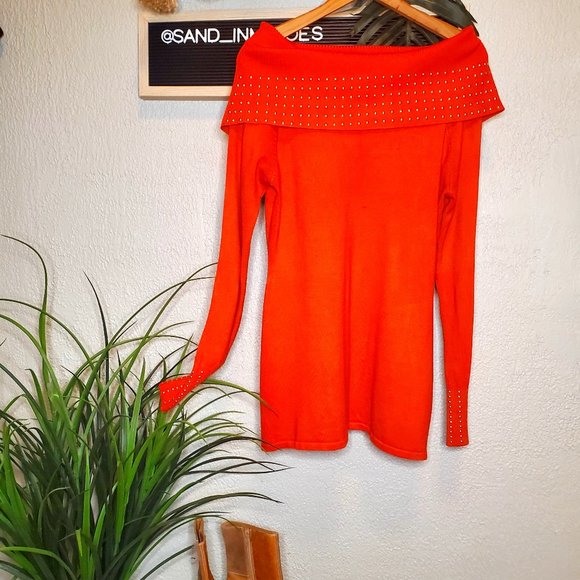 Questions ORANGE Long Sleave off shoulder sweater with gold dot detail Size L - Picture 2 of 12